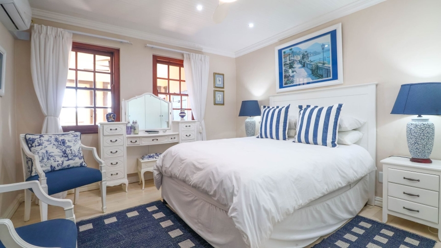 6 Bedroom Property for Sale in Kingfisher Creek Western Cape